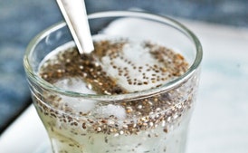 Agua de Limón con Chía (Limeade With Chia Seeds)
