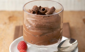 Coconut Pavlova With Chocolate Mousse and Bananas