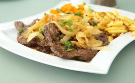 Sliced Calf's Liver with Golden Onions